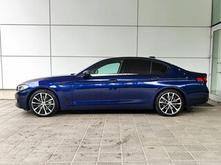 2022 BMW 5 серии 530i xDrive VII (G30/G31/G38) Рестайлинг, синий, 4950000 рублей, вид 5