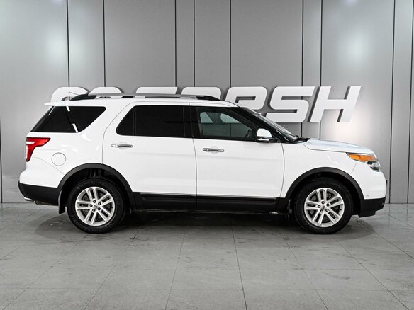 2015 Ford Explorer V, белый - вид 4
