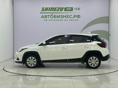 2021 Toyota Yaris L XP150 Рестайлинг, белый, 1300000 рублей, вид 4