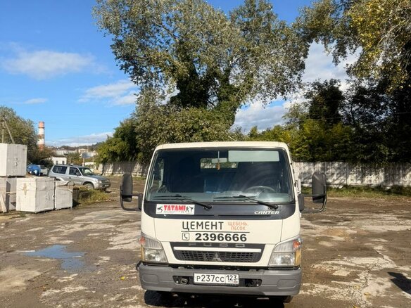 2017 Fuso (Mitsubishi) Canter, белый, 3000000 рублей - вид 2