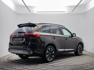 2022 Mitsubishi Outlander III Рестайлинг 3, коричневый, 2120000 рублей, вид 5
