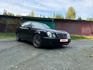 2001 Mercedes-Benz CLK-Класс 320 I (W208) Рестайлинг, чёрный, 620000 рублей, вид 3