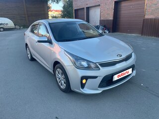 2017 Kia Rio IV, серебристый, 1100000 рублей, вид 3