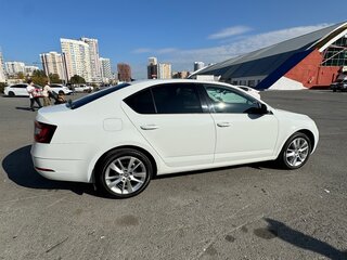 2018 Skoda Octavia III (A7) Рестайлинг, белый, 1790000 рублей, вид 5