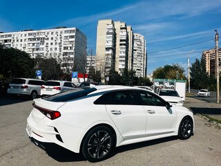 2020 Kia K5 III, белый, 2450000 рублей, вид 4