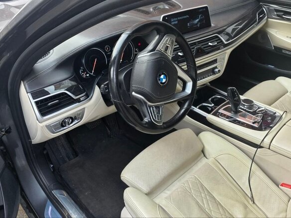 2016 BMW 7 серии Long 740Ld xDrive VI (G11/G12), серый, 3700000 рублей - вид 3