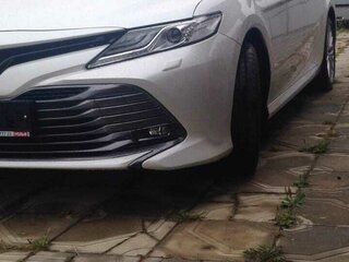 2019 Toyota Camry VIII (XV70), белый, 3000000 рублей, вид 1