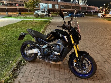 2021 Yamaha MT-09 (FZ-09), чёрный, 1100000 рублей, вид 2