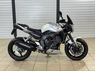2011 Yamaha FZ1, серебристый, 695000 рублей, вид 3