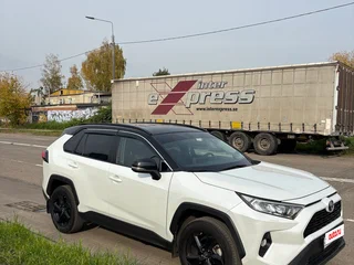 2021 Toyota RAV4 V (XA50), белый, 3530000 рублей, вид 4