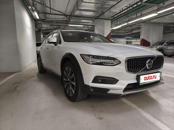 2024 Volvo V90 Cross Country I Рестайлинг, белый, 8400000 рублей - вид 3