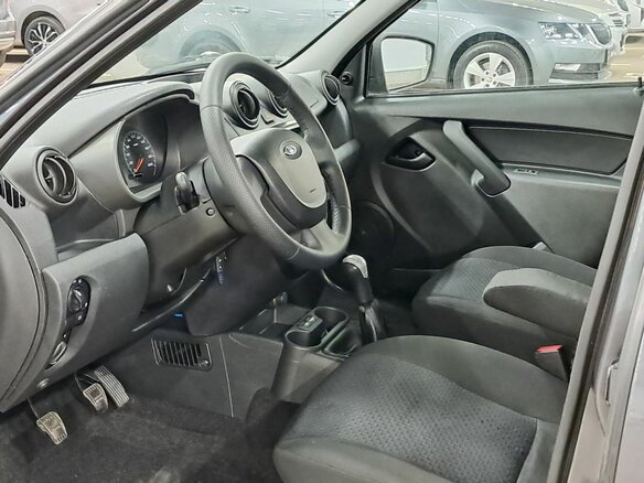 2015 Lada (ВАЗ) Granta I, серый, 390000 рублей - вид 15