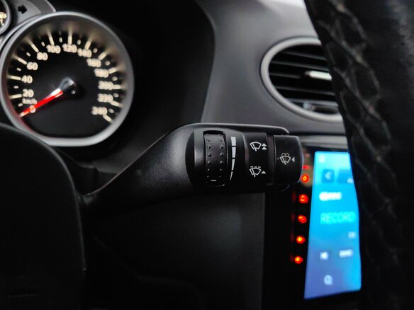 2010 Ford Focus II Рестайлинг, серый, 529000 рублей - вид 19