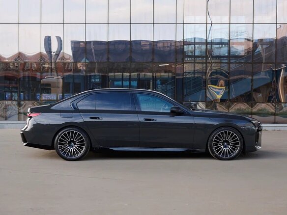2025 BMW 7 серии 740d xDrive VII (G70), серый, 15900000 рублей - вид 7