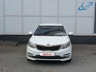 2016 Kia Rio III Рестайлинг, белый, 910000 рублей, вид 2