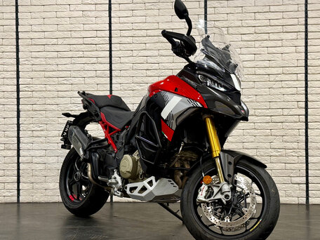 2026 Ducati Multistrada V4, чёрный, 3520000 рублей, вид 4