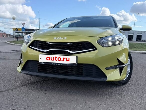 2021 Kia Ceed III Рестайлинг, жёлтый, 2150000 рублей - вид 1