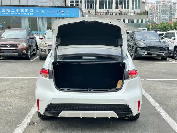 2023 Toyota Corolla Sporty XII (E210), белый, 1699000 рублей - вид 10