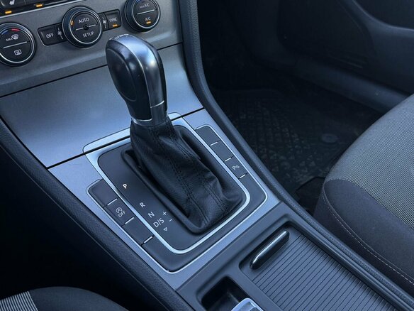 2014 Volkswagen Golf VII, белый, 950000 рублей - вид 12