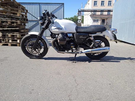 2014 Moto Guzzi V 7, белый, 400000 рублей, вид 1