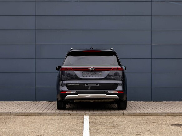 2020 Kia Carnival IV, чёрный, 2595000 рублей - вид 4