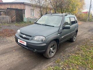 2018 Chevrolet Niva I Рестайлинг, зелёный, 700000 рублей, вид 1