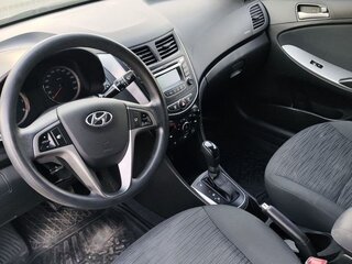 2016 Hyundai Solaris I Рестайлинг, белый, 920000 рублей, вид 4