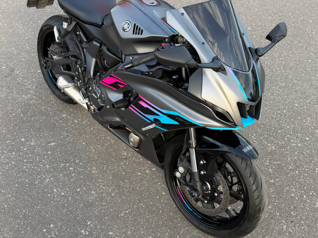 2024 Yamaha YZF-R7, серый, 1099000 рублей, вид 1