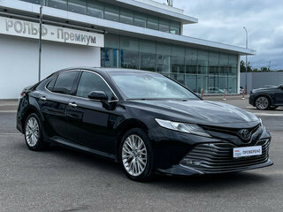 2020 Toyota Camry VIII (XV70), чёрный, 2899000 рублей, вид 3