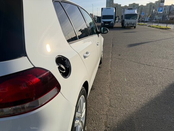 2012 Volkswagen Golf VI, белый, 700000 рублей - вид 16