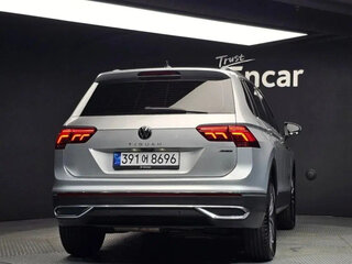2022 Volkswagen Tiguan II Рестайлинг, серебристый, 2533000 рублей, вид 3