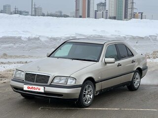 1997 Mercedes-Benz C-Класс 180 I (W202) Рестайлинг, бежевый, 350000 рублей, вид 4