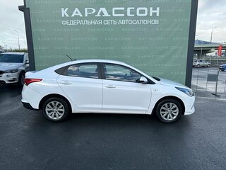 2022 Hyundai Solaris II Рестайлинг, белый, 1650000 рублей, вид 4
