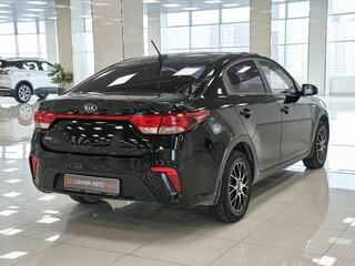 2018 Kia Rio IV, чёрный, 1100000 рублей, вид 2
