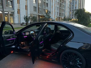 2017 Mercedes-Benz E-Класс 200 V (W213, S213, C238), чёрный, 2900000 рублей, вид 5