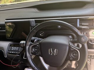2017 Honda Stepwgn V Рестайлинг, белый, 1980000 рублей, вид 5