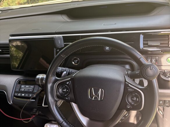 2017 Honda Stepwgn V Рестайлинг, белый, 1980000 рублей - вид 4