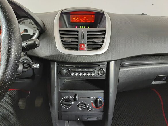 2007 Peugeot 207 I, красный - вид 14