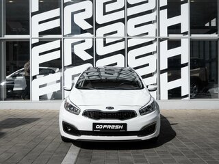 2018 Kia Ceed II Рестайлинг, белый, 1288000 рублей, вид 3