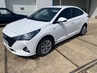 2021 Hyundai Solaris II Рестайлинг, белый, 1560000 рублей, вид 1