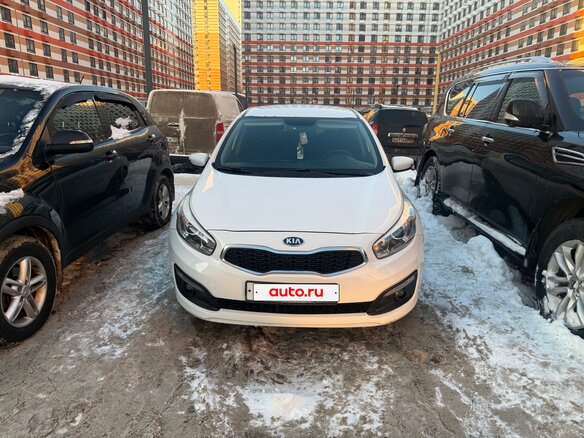 2015 Kia Ceed II Рестайлинг, белый, 1250000 рублей - вид 4