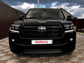 2016 Toyota Land Cruiser 200 Series Рестайлинг 2, чёрный, 4900000 рублей, вид 1