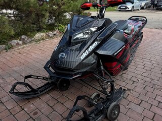 2021 BRP Summit X Expert 850 E-TEC Turbo R, чёрный, 1499100 рублей, вид 3