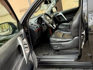 2014 Toyota Land Cruiser Prado 150 Series Рестайлинг 1, чёрный, 3399000 рублей, вид 5
