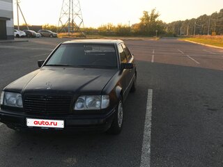 1994 Mercedes-Benz E-Класс 200 I (W124), чёрный, 190000 рублей, вид 1