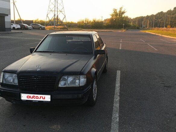 1994 Mercedes-Benz E-Класс 200 I (W124), чёрный, 190000 рублей