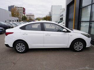 2022 Hyundai Solaris II Рестайлинг, белый, 1445000 рублей, вид 4