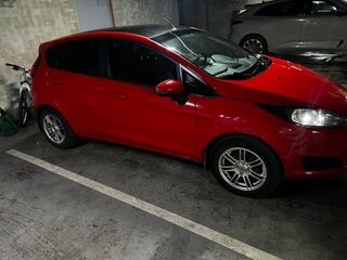 2015 Ford Fiesta Mk6 Рестайлинг, красный, 695000 рублей, вид 3