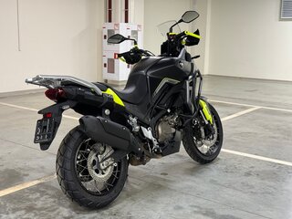 2025 QJMotor SVT 650 X, чёрный, 570000 рублей, вид 2