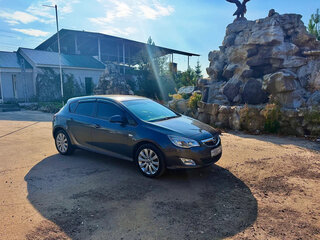 2011 Opel Astra J, серый, 615000 рублей, вид 2